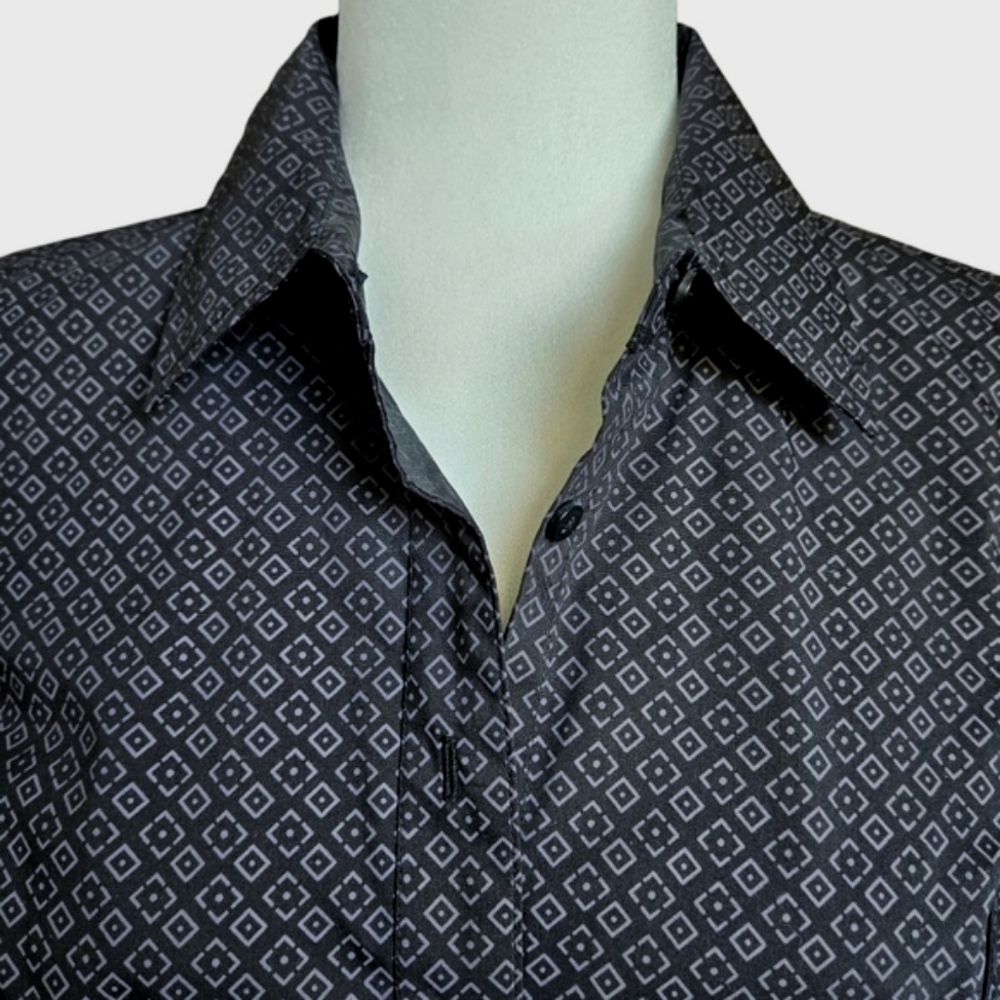 Reitmans tailored black coffee-grey button-down shirt blouse short sleeve size M